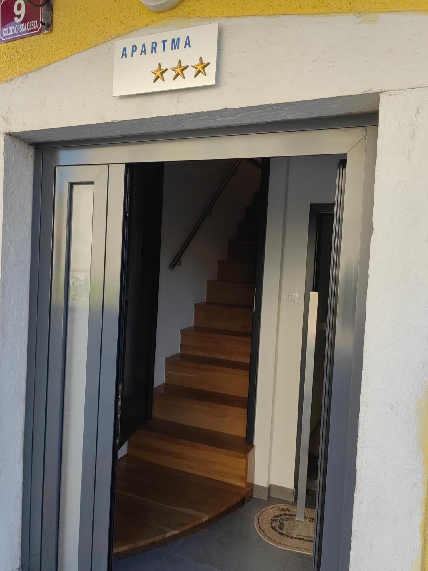 Sana Apartamento Postojna Exterior foto